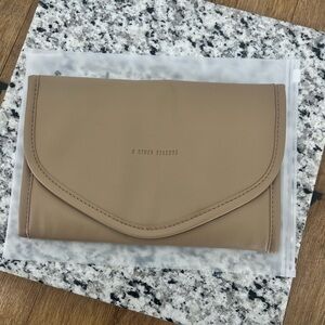 8 Other Reasons Jewelry travel case. NWT. Never used.